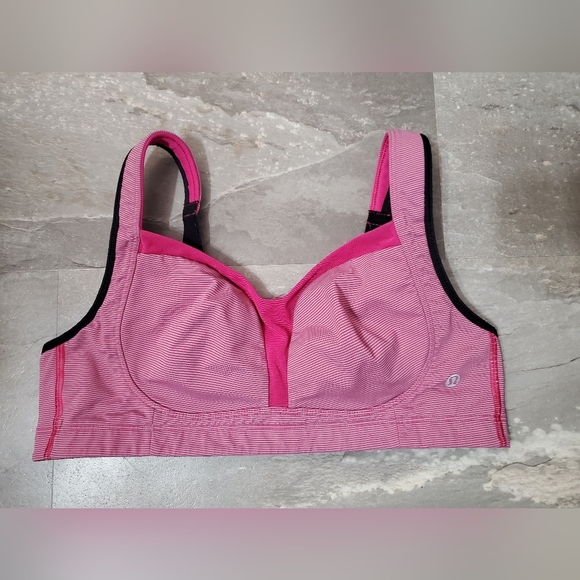 Lululemon Ta Ta Tamer II. Striped Grey & Hot Pink. Touch Of Black. 36C. No Pads. - Picture 1 of 7